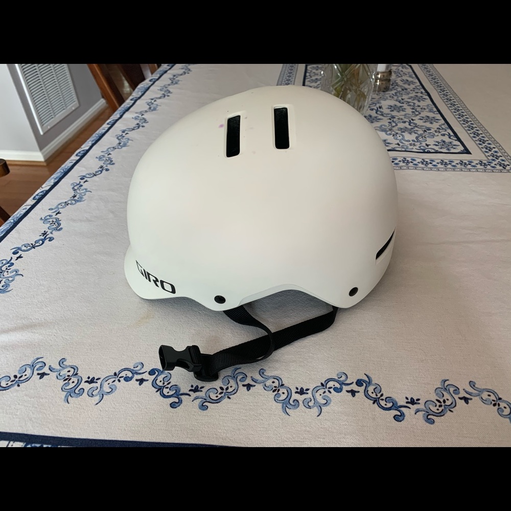 Giro surface bike helmet size women’s medium